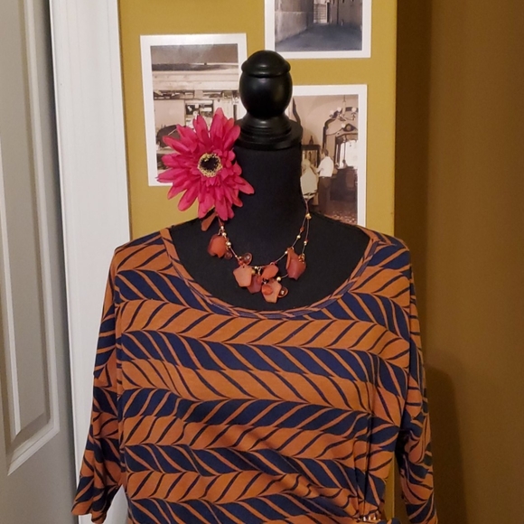 ❤ LuLaRoe Irma size m. - Picture 4 of 5